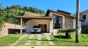 Linda Casa em Ubatuba Condomínio Fechado